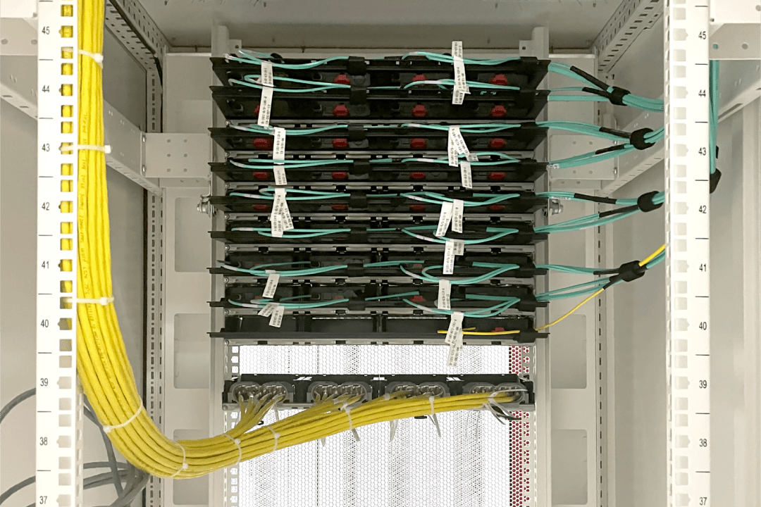 讓綜合布線傳遞溫度，為(wèi)保險行(xíng)業(yè)數(shù)字化(huà)轉型賦能(néng)