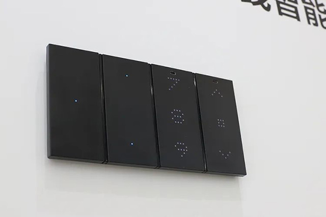 Living now digital智能(néng)面闆